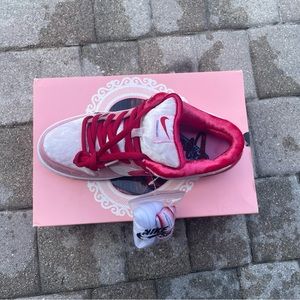 Brand New Nike strange love dunks with all accessories that’s come with!
